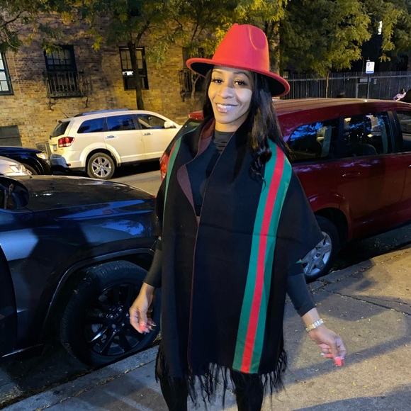 Stylish Black Shawls - Picture 6 of 11